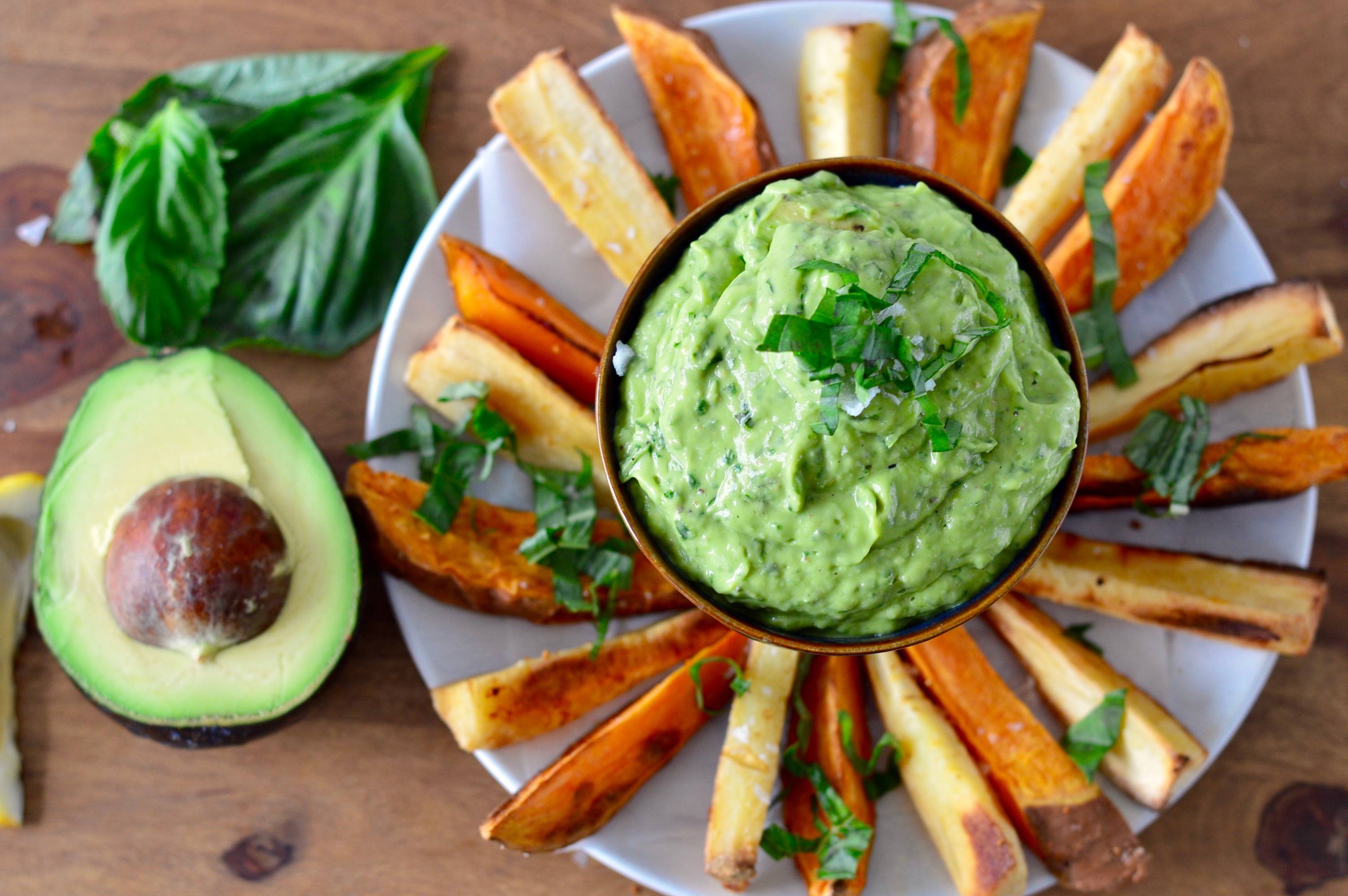 Healthy green hotsell goddess dressing avocado